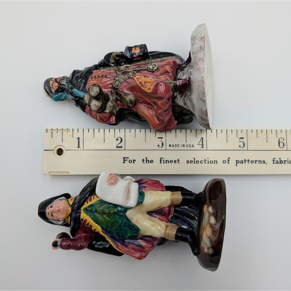 Vintage Royal Doulton 1952 4" Figurines Good King Wenceslas 3262 Town Crier 3261 - Picture 12 of 12